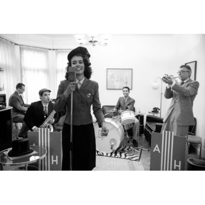 05-AndrejAndTheSwinginHermlins-Spring©UweHauth.jpg