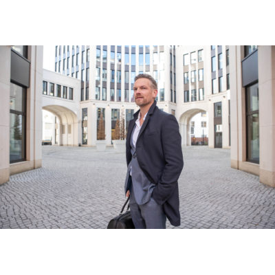 fileadmin__bilder_Bad-Banks_TV-Serie_Staffel-DSCKopie.jpg